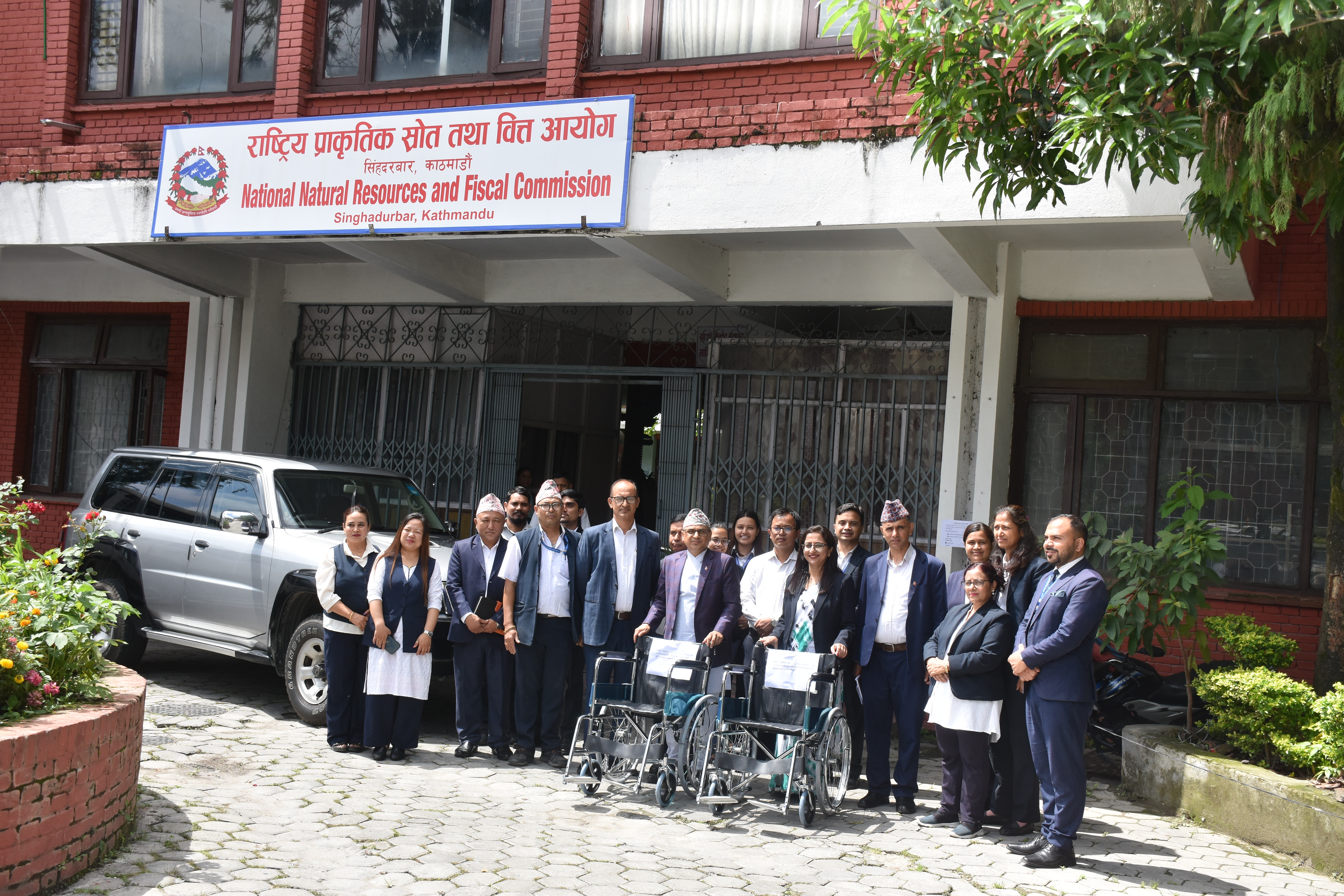 सिंहदरबारस्थित कार्यालयलाई अपाङ्ग तथा ज्येष्ठ नागरिकमैत्री बनाउने अभियानमा आयोगको सहभागिता ।