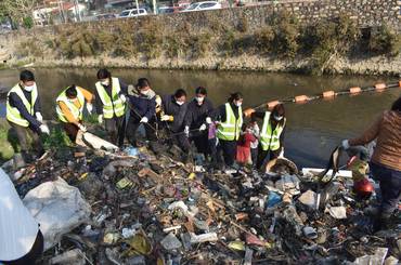 समाचार चित्र वाग्मती सफाइ महाअभियानको ६७४ औं सप्ताह सम्पन्न