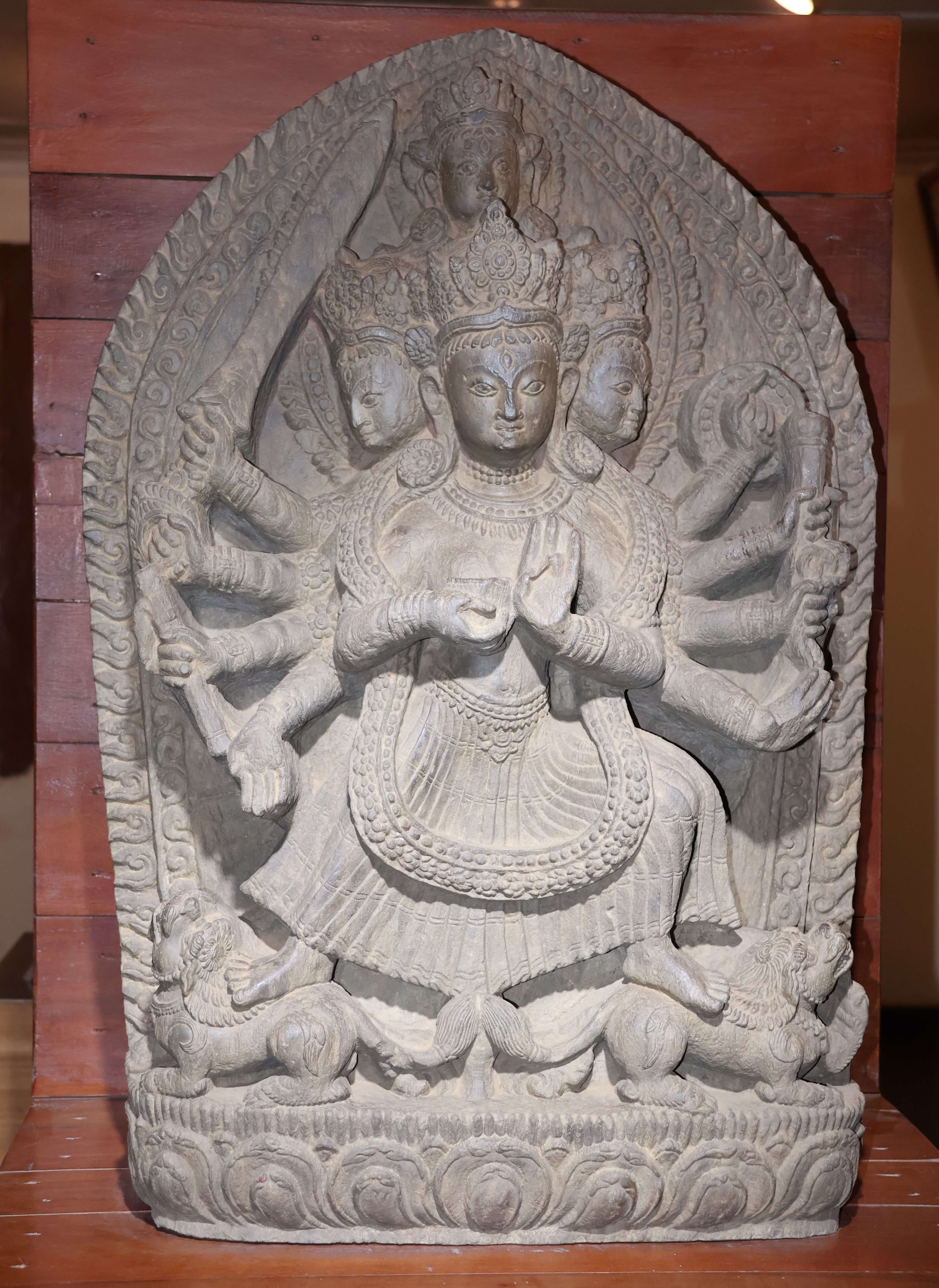 अमेरिकाबाट फिर्ता भएको दुर्गाको मूर्ति (१८ औँ शताब्दी) - img