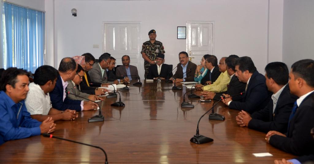 प्रधानमन्त्रीद्वारा परराष्ट्र विज्ञ र उद्योगी व्यवसायीसँग छलफल