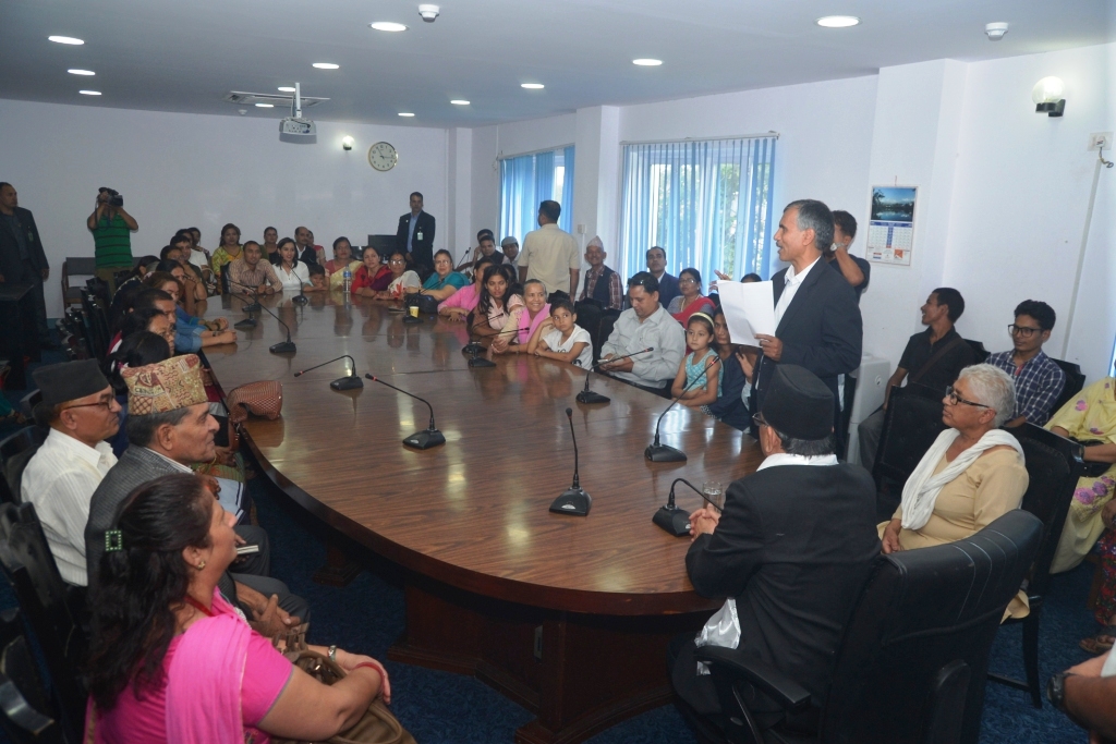 प्रधानमन्त्रीसँग सहिद तथा बेपत्ता परिवारको भेट