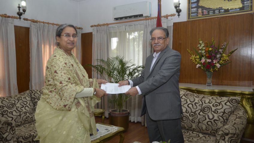 प्रधानमन्त्री र बंगलादेशका पूर्व परराष्ट्र मन्त्रीबीच भेट