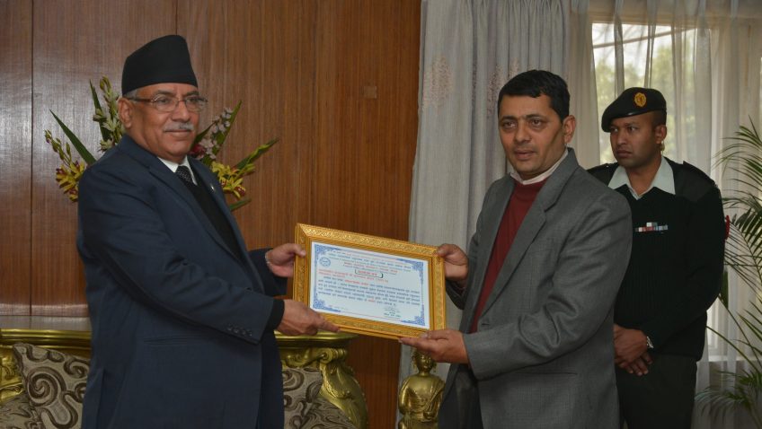 दुग्ध किसान समाजद्वारा प्रधानमन्त्रीलाई सम्मान