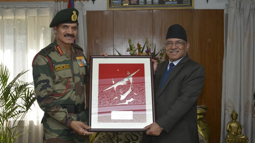 भारतीय सेनापति सिंहद्वारा प्रधानमन्त्रीसँग भेट
