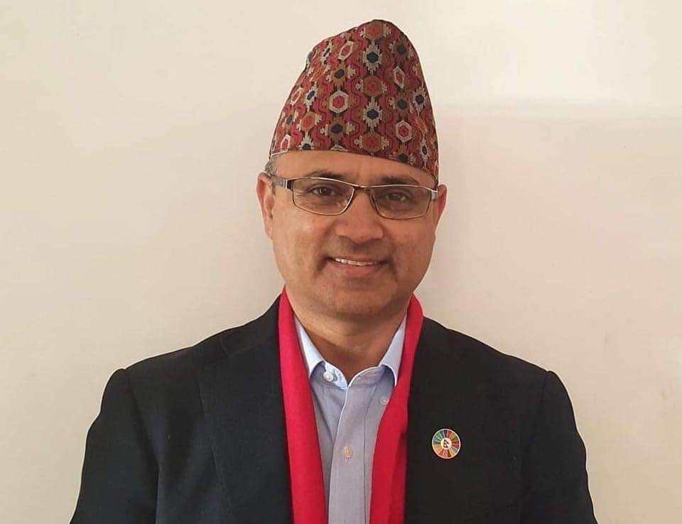 डा. महेश्वर ढकाल