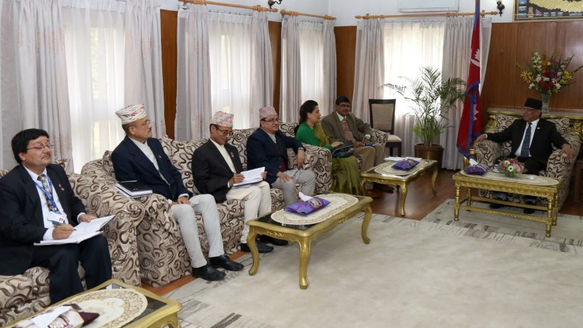 प्रधानमन्त्री र निर्वाचन आयोगका पदाधिकारीबीच भेट