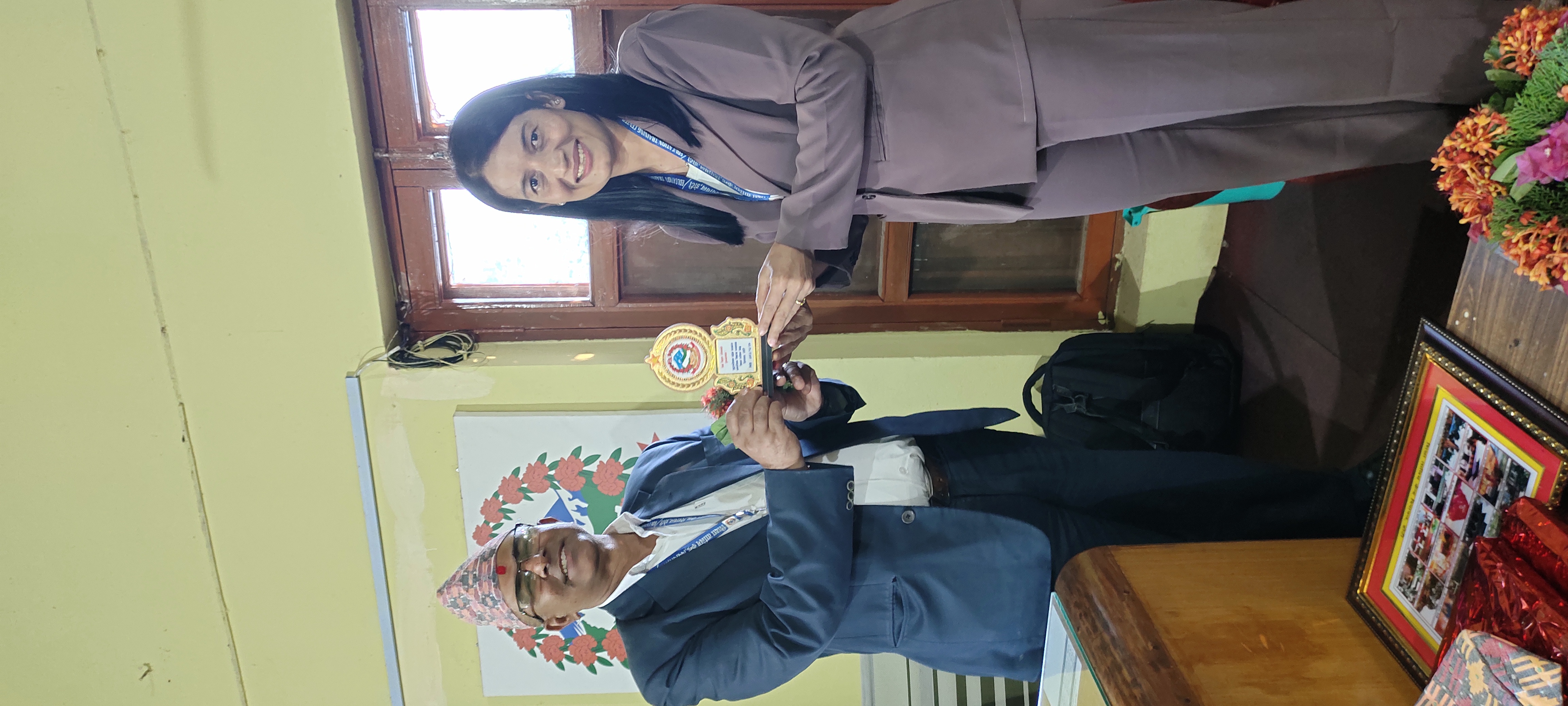 यस केन्द्रका वरिष्ठ निर्देशक श्री गोबिन्दप्रसाद पोखरेल ज्यू अनिवार्य अवकाश हुनु भएकाले यहाँले यस केन्द्रमा पुर्याउनु भएको योगदानको उच्च कदर गर्दै सेवा निवृत्त जीवनको शुभकामना व्यक्त गर्दछौ । शिक्षा तालिम केन्द्र, दिपायल, डोटी परिवार । (मितिः२०८२।१२।२७)