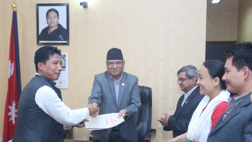 मकवानपुरको प्रतिनिधि मण्डलद्वारा प्रधानमन्त्रीसँग भेट