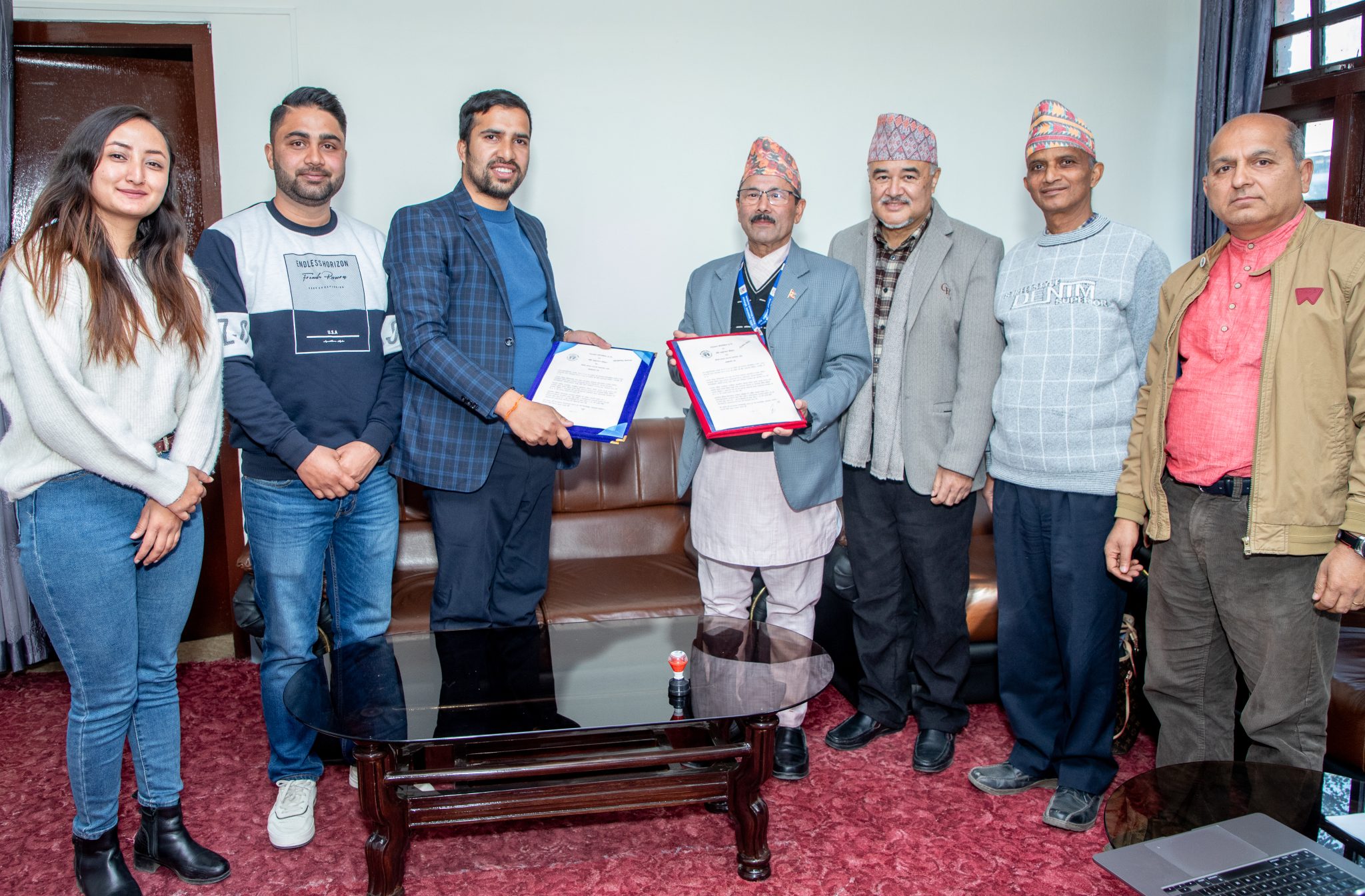 नीति अनुसन्धान प्रतिष्ठान तथा नेपाल वाच मल्टिमिडिया प्रा.लि. बिच सार्वजनिक नीति संवाद कार्यक्रम सञ्चालनको लागि समझदारीपत्रमा हस्ताक्षर
