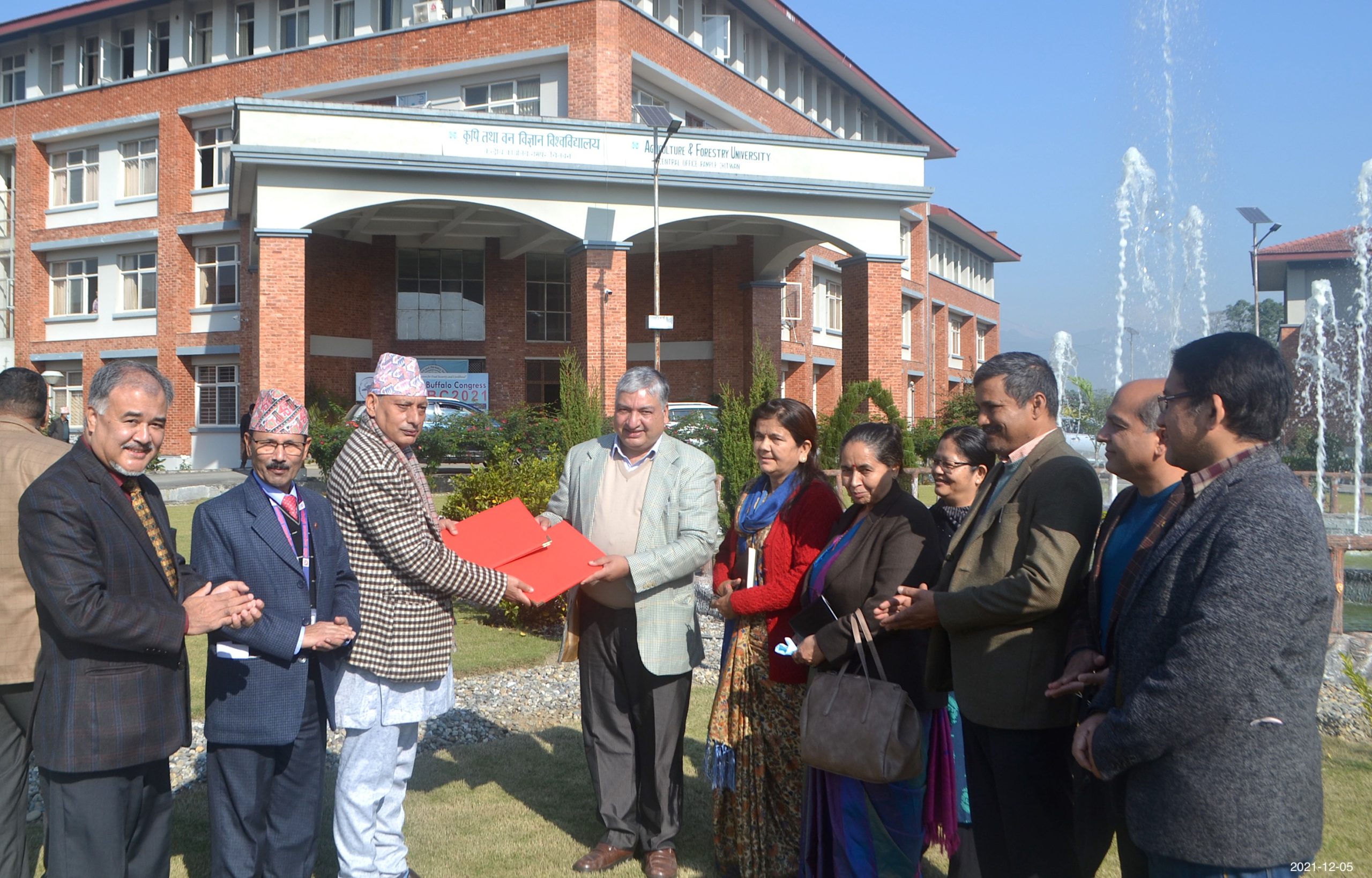 नीति अनुसन्धान प्रतिष्ठान र कृषि तथा वन विज्ञान विश्वविद्यालयबिच सहकार्यको लागि समझदारीपत्रमा हस्ताक्षर