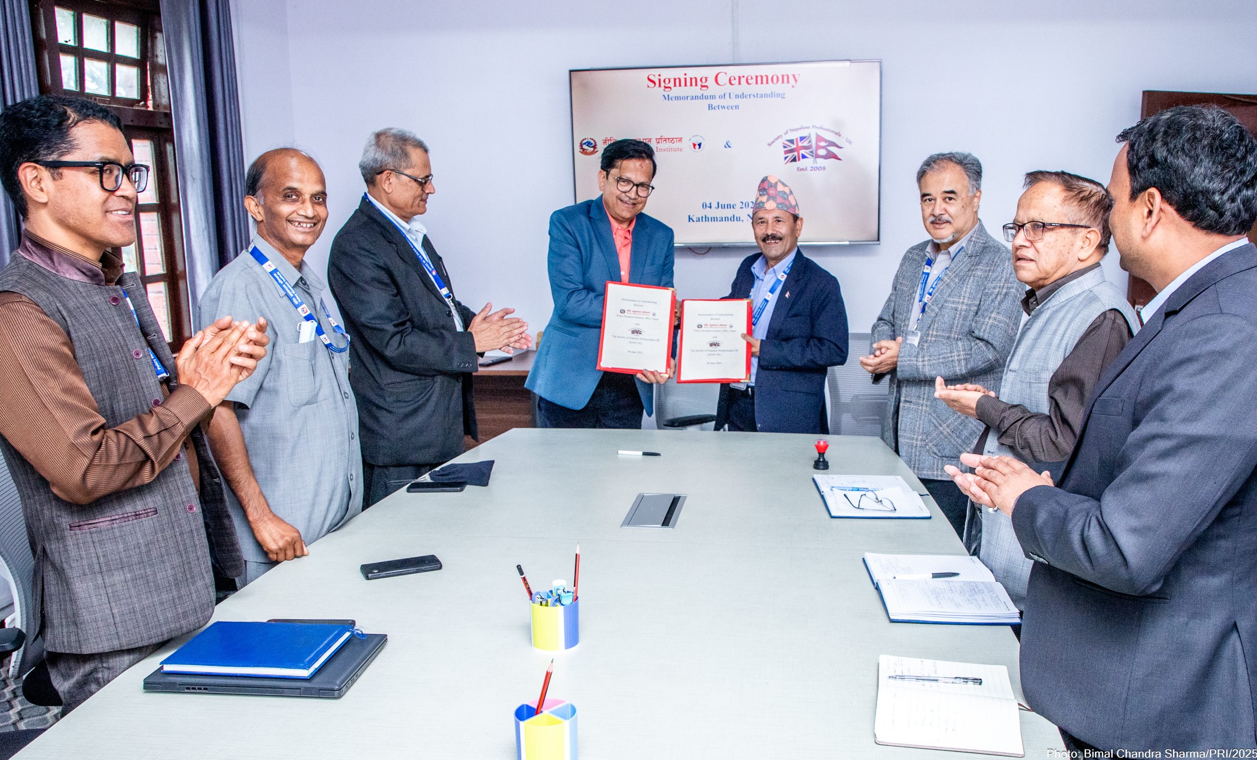 नीति अनुसन्धान प्रतिष्ठान र सोसाइटी अफ नेपालिज प्रोफेशनल्स-यूके बिच नीति अनुसन्धान सहयोग तथा क्षमता विकासका लागि समझदारीपत्रमा हस्ताक्षर
