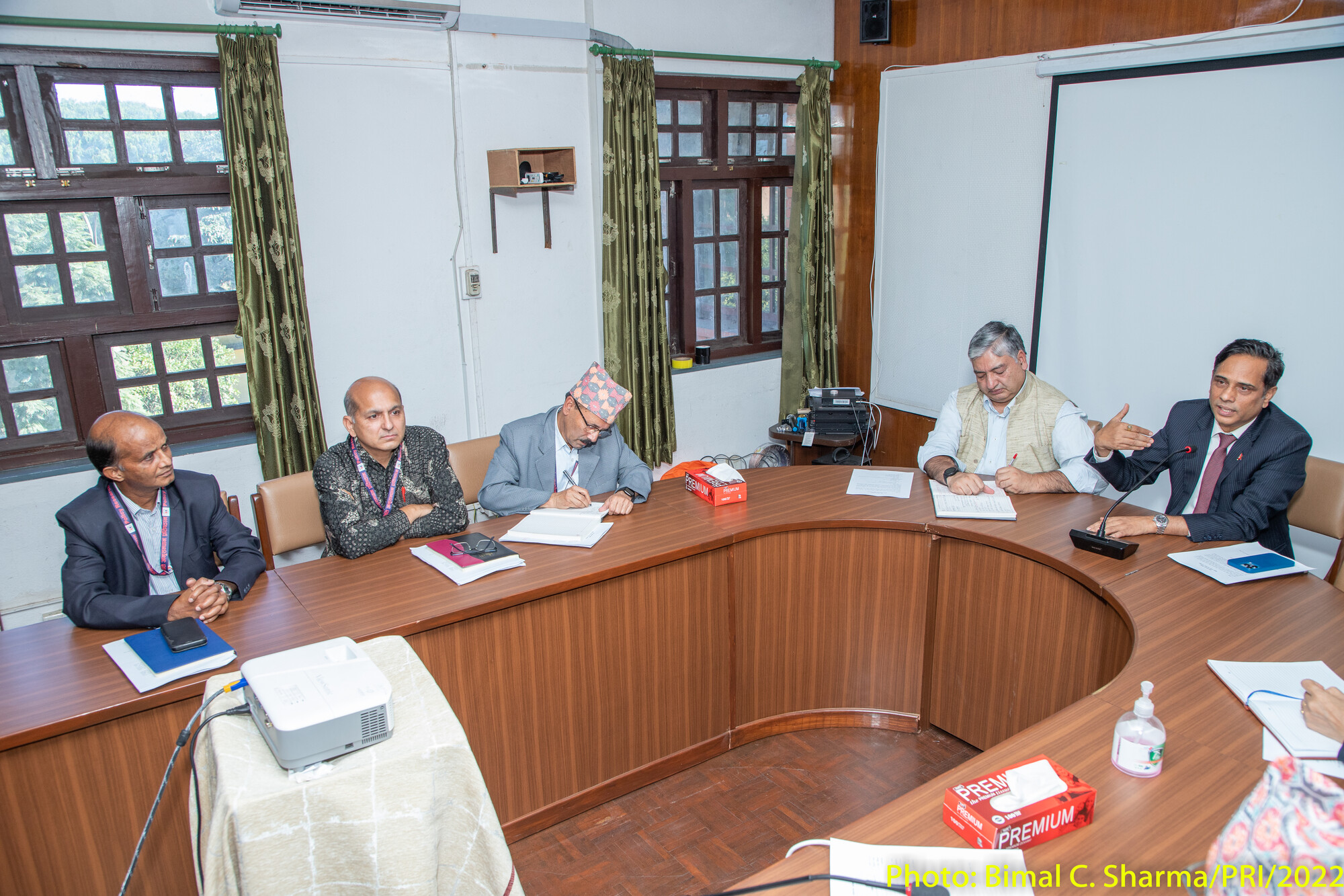 नीति अनुसन्धान प्रतिष्ठान तथा प्रधानमन्त्री तथा मन्त्रिपरिषद् कार्यालयका वरिष्ठ अधिकारीहरूबिच छलफल सम्पन्न