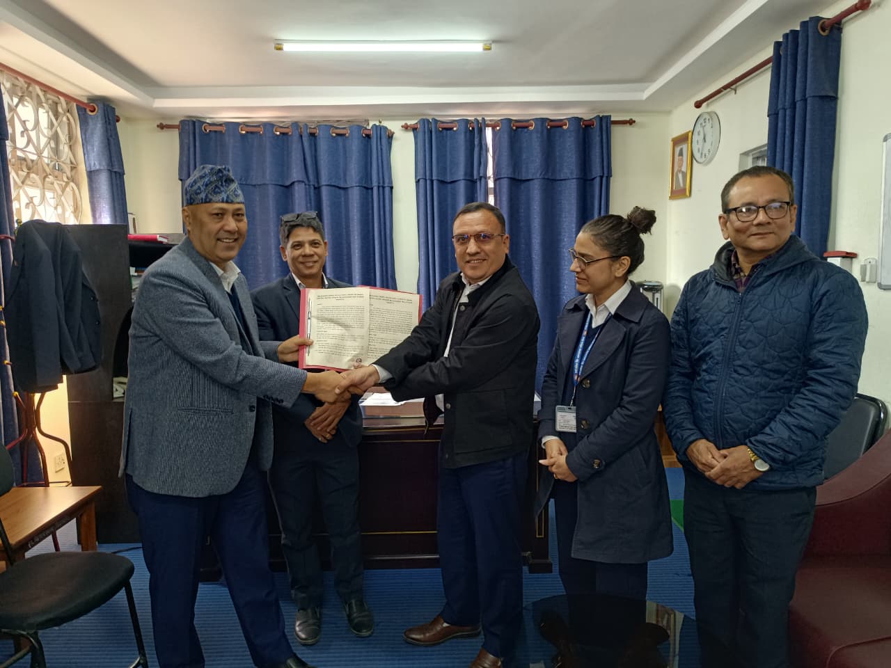 यस विभाग र सार्वजनिक वित्त व्यवस्थापन तालिम केन्द्र विच सेवा अन्तरआबद्दता गर्ने सम्बन्धमा समझदारी पत्रमा हस्तक्षर भएको छ। मिति: २०८२/०८/०८ गते