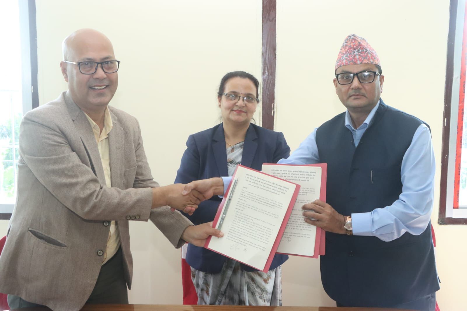 कोशी प्रदेश किताबखानालाई स्थानीय तह अन्य सेवा समेतको पोर्टलमा पहुँच हस्तान्तरणका झलकहरु मिति:२०८२/०७/२७ गते