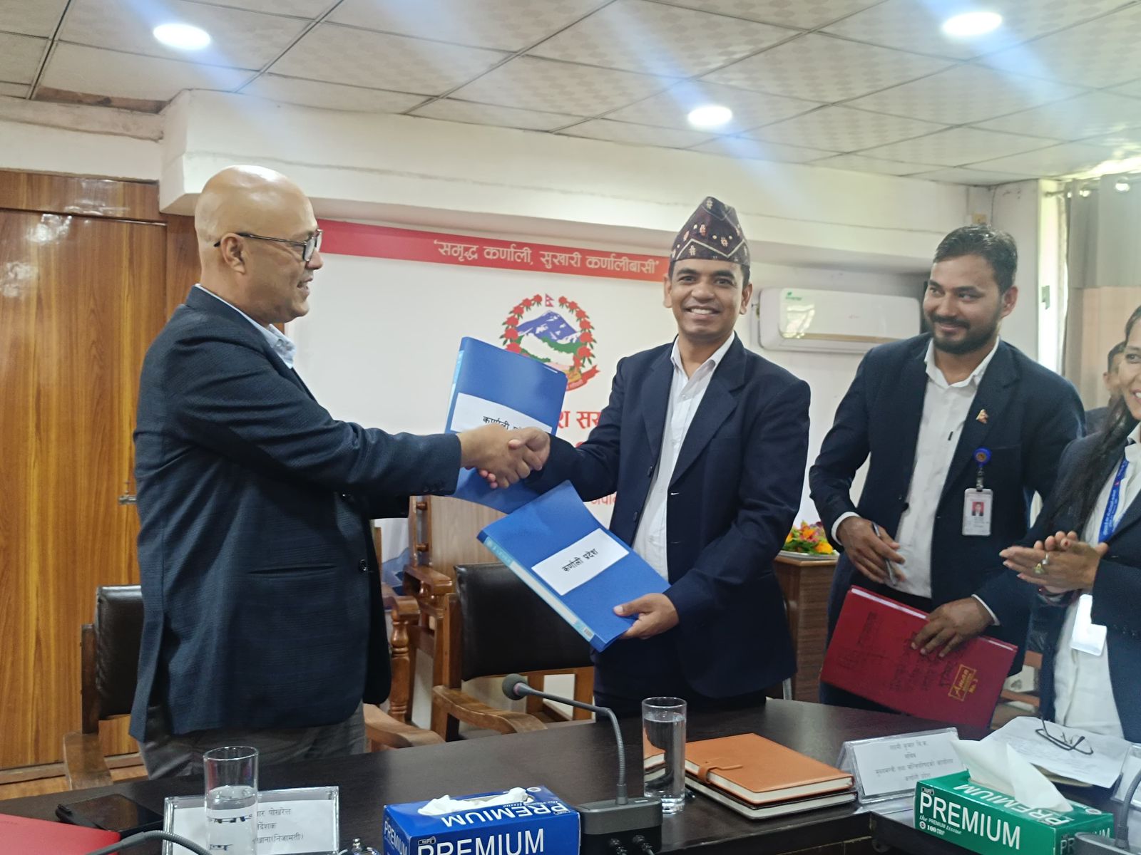 कर्णाली प्रदेश किताबखानालाई स्थानीय तह अन्य सेवा समेतको पोर्टलमा पहुँच हस्तान्तरणका झलकहरु मिति:२०८२/०७/१९ गते