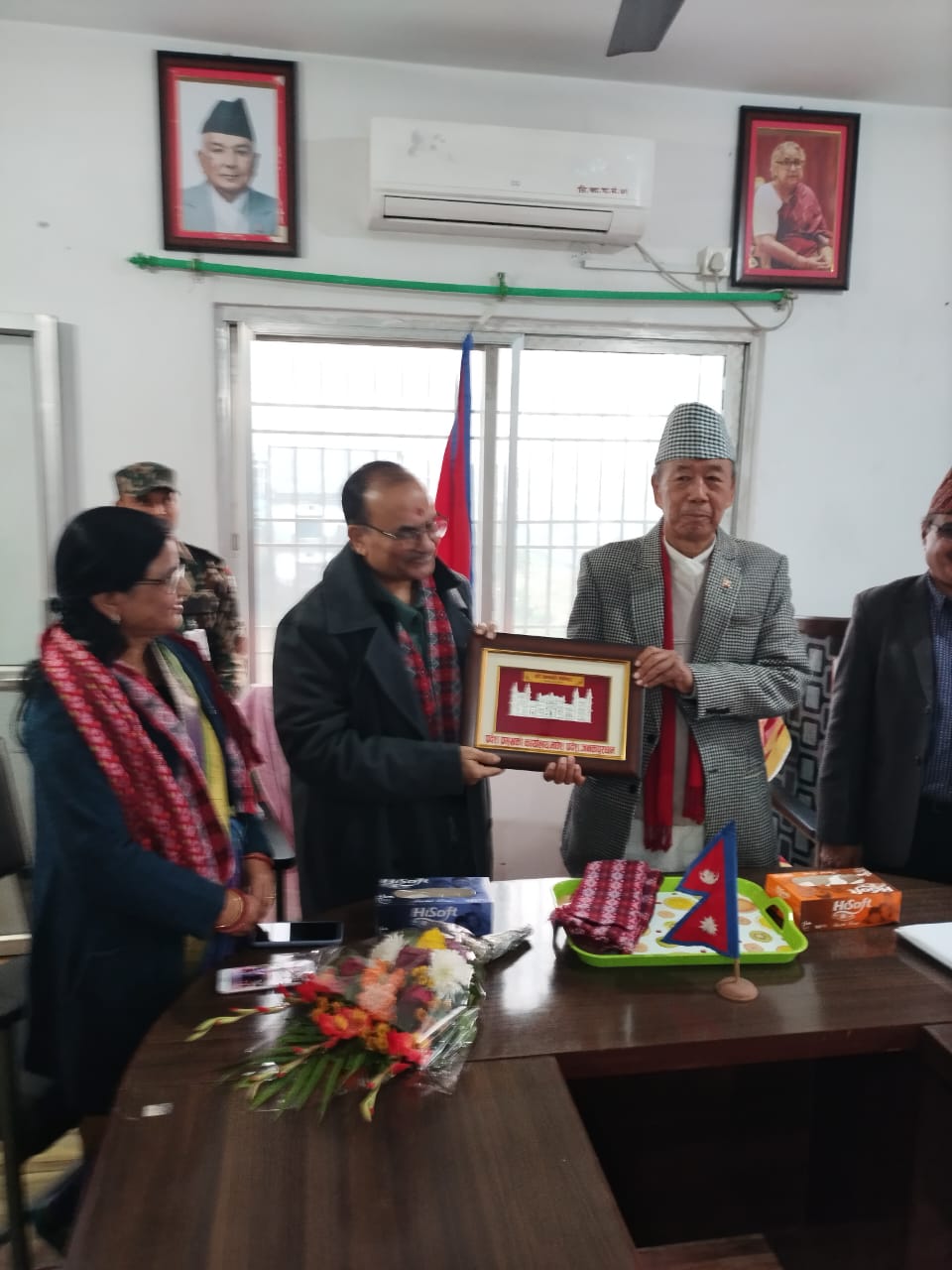 कोशी प्रदेश प्रमुख कार्यालयमा माननीय कोशी प्रदेश प्रमुख र माननीय मधेश प्रदेश प्रमुख बीच शिष्टाचार भेटघाट तथा विभिन्न विषयमा  छलफल।