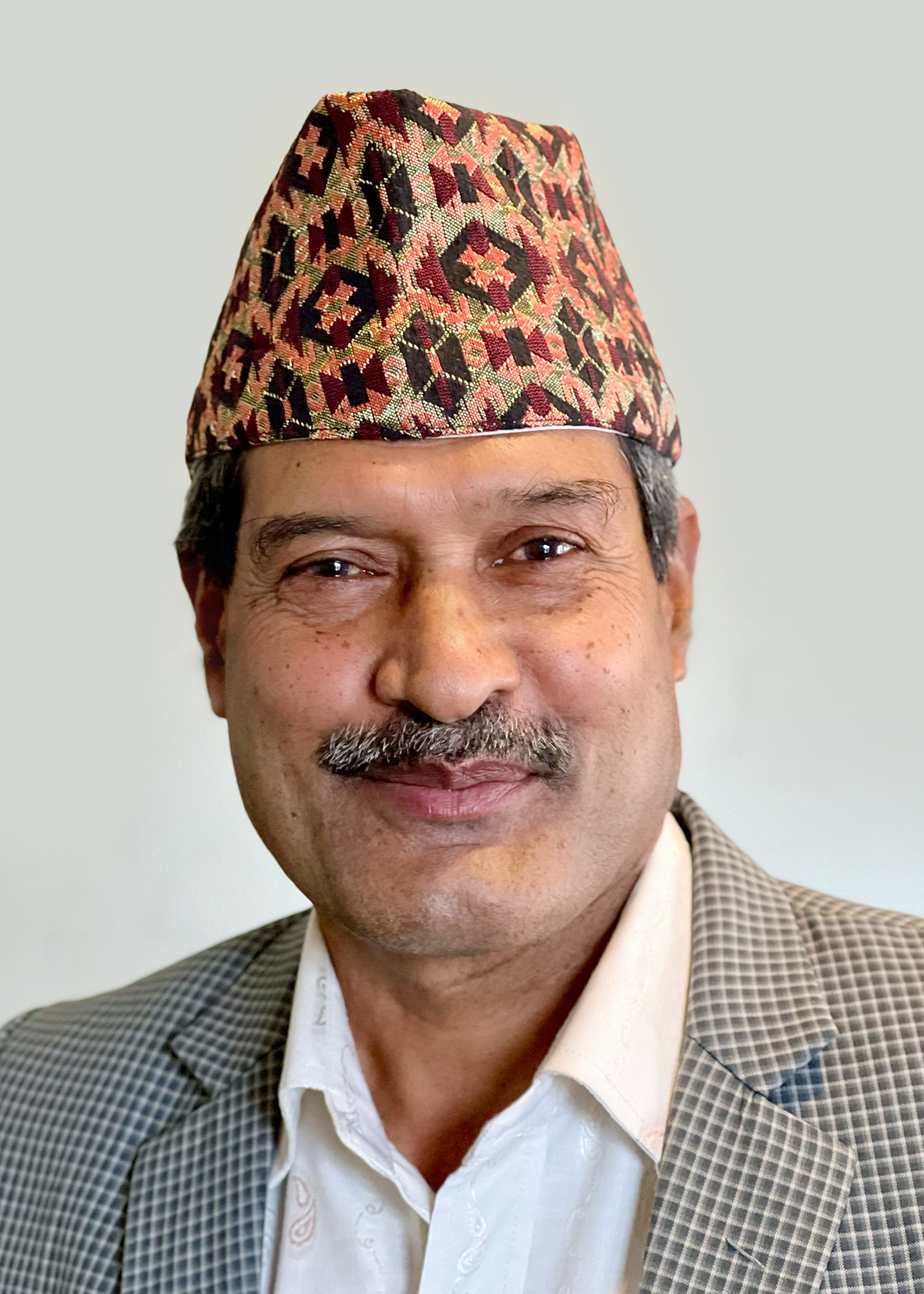 श्री रमेश प्रसाद मैनाली