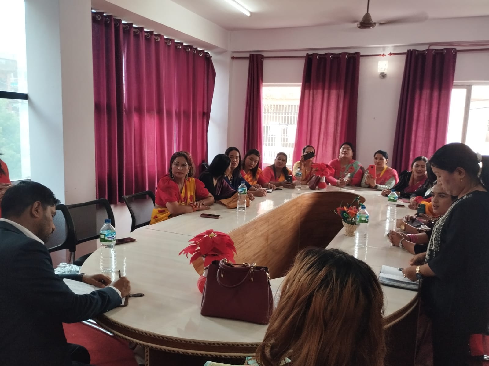 मिति २०८१/२/१७  गतेका दिन यस कार्यालयको सीप विकास भवनमा संचालित २ महिने एडभान्स ब्यूटी पार्लर तालिम समापनको झलकहरु