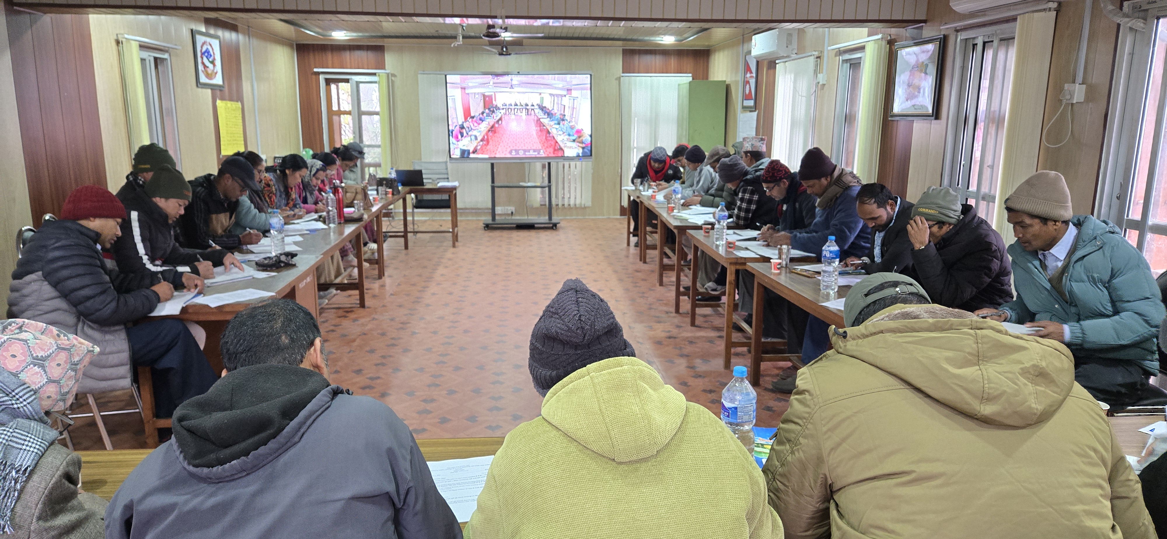 शिक्षक पेसागत विकास प्रारुप, २०८० अनुसार आधारभूत तह (१-५) को एक महिने प्रमाणीकरण तालिम कार्यशालाका सहभागीहरु (मिति २०८२।०८।२७ देखि मिति २०८२।०९।१२ गतेसम्म - डडेल्धुरा जिल्ला)