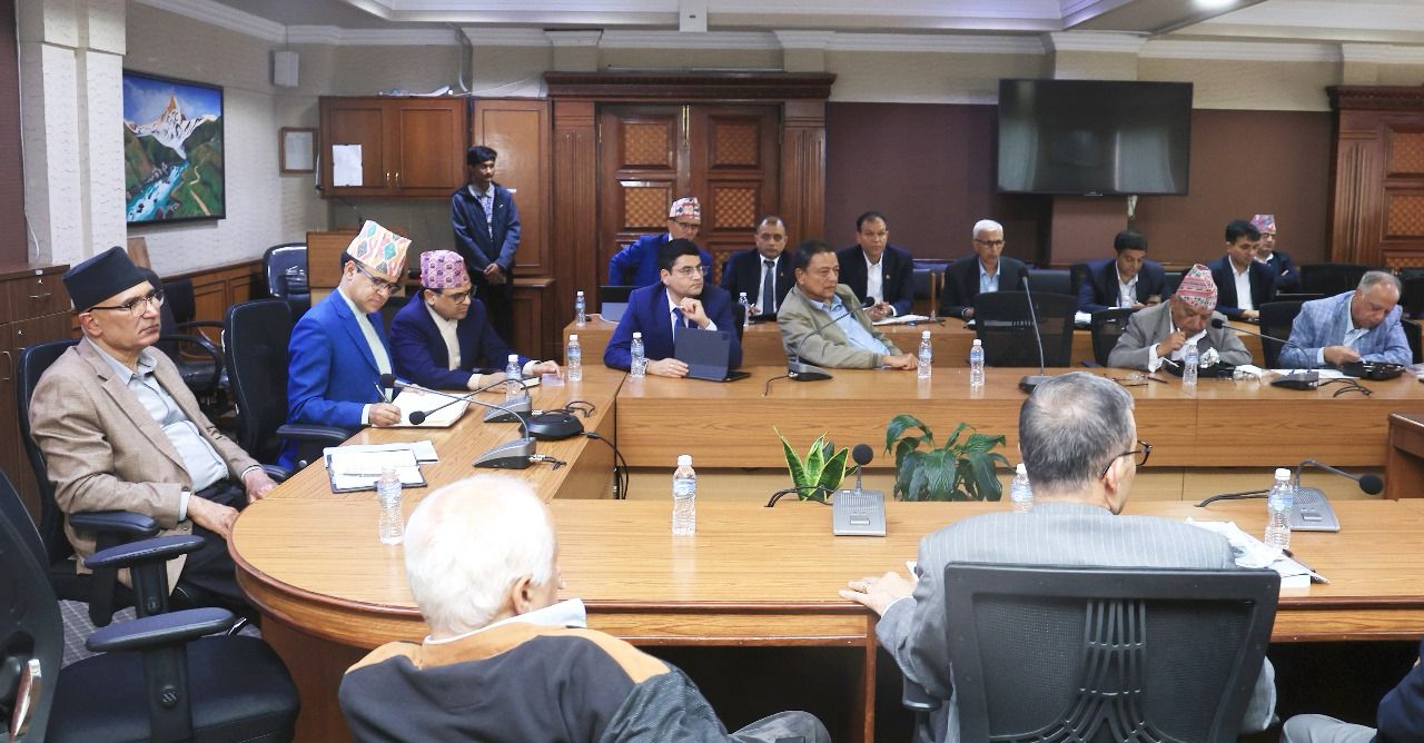 आर्थिक वर्ष २०८२/०८३ को बजेटबारे विज्ञहरूसँग परामर्श ।