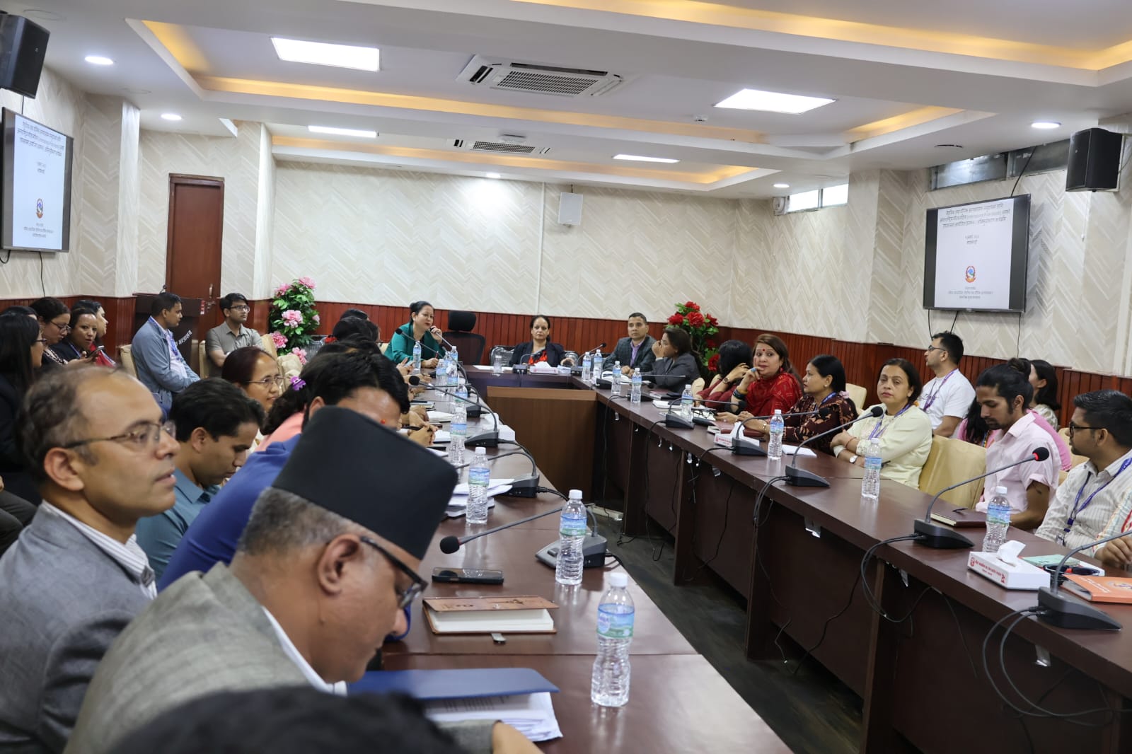 मिति २०८३ असार ५ गते महिला, बालबालिका, लैङ्गिक तथा यौनिक अल्पसङ्ख्यक र सामाजिक सुरक्षा मन्त्रालयको आयोजनामा सिंहदरबार, काठमाडौंमा अन्तर्राष्ट्रिय प्राइड महिना २०२६ को अवसरमा लैङ्गिक तथा यौनिक अल्पसङ्ख्यक समुदायसँग अन्तरक्रिया तथा अभिमुखीकरण कार्यक्रम सम्पन्न भएको छ।