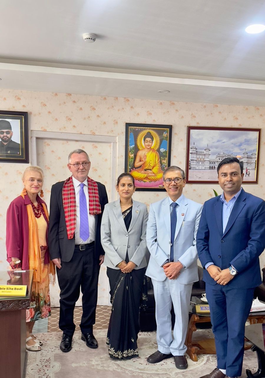 महिला, बालबालिका तथा ज्येष्ठ नागरिक मन्त्रालयमा माननीय मन्त्री सिता वादीज्यू र नेपालका लागि स्लोभेनियाका प्रस्तावीत राजदूत H.E. Tomaz Mencin बीच शिष्टाचार भेटवार्ता