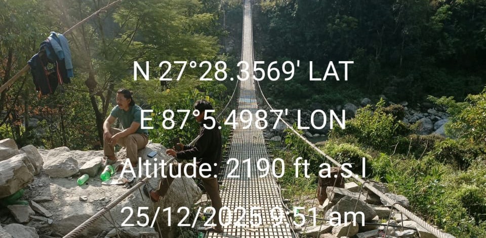 निर्माणाधिन झोलुङ्गे पुल