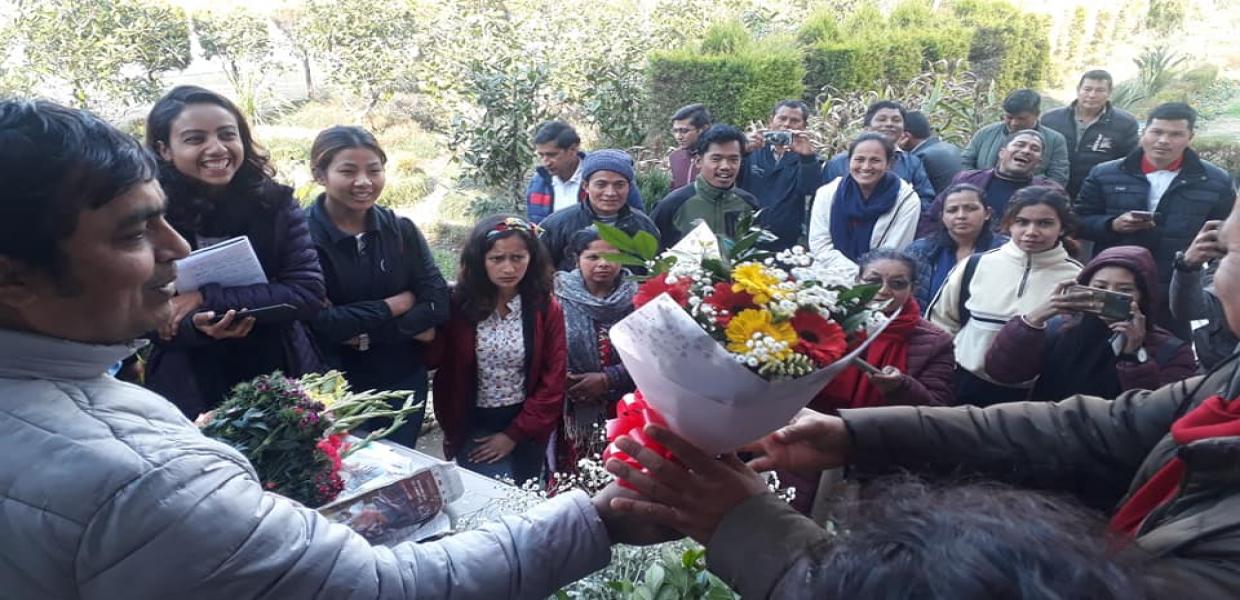 बुके बनाउने तालिममा सहभागीहरु