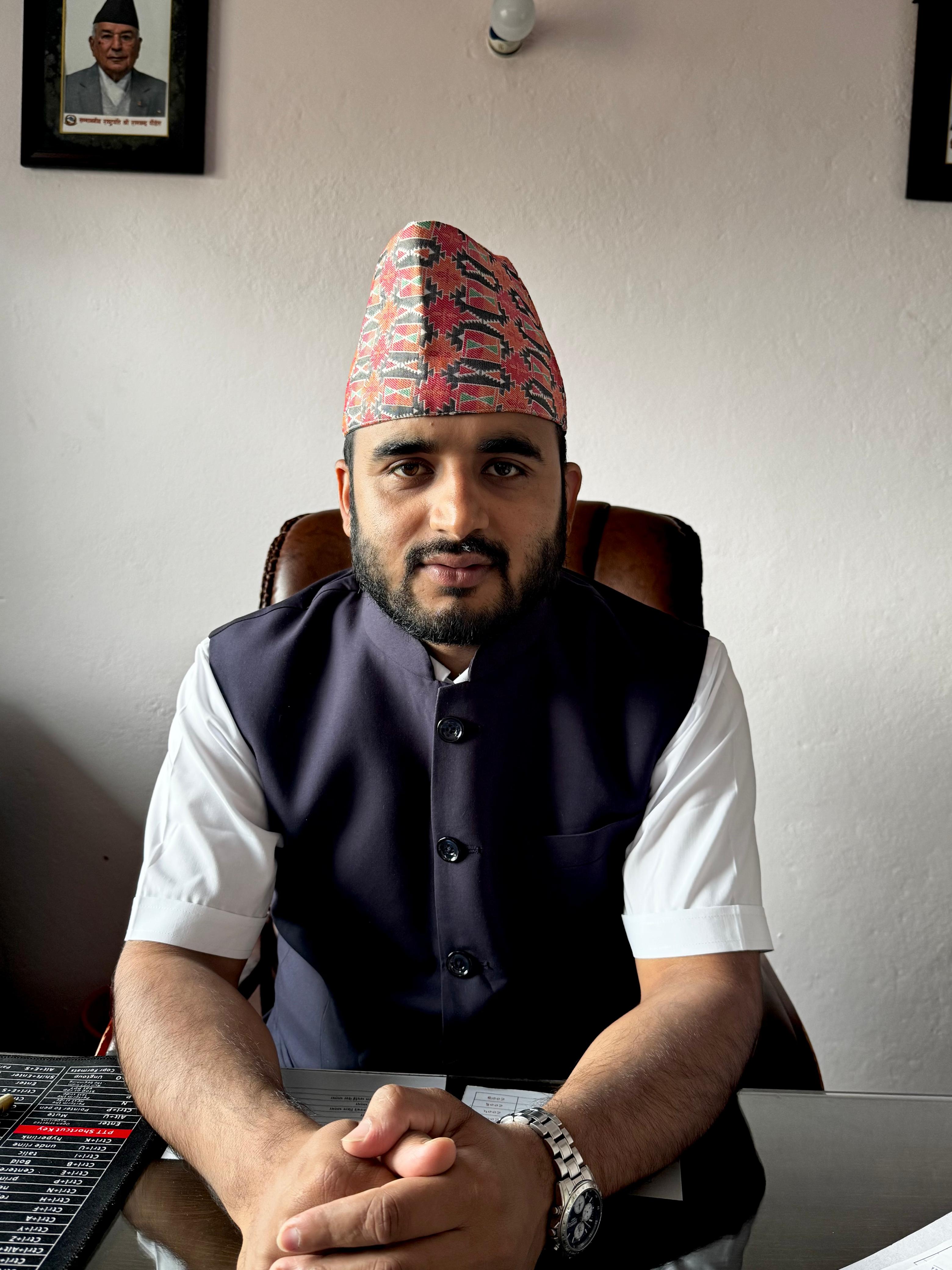 महेश पौडेल